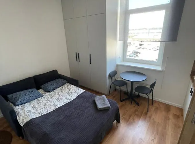 Airport Apartment 29 Self Check-In Free Parking